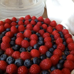 Banana Berry Super Fruit Tart: Kitchen Fireworks to celebrate the&nbsp;4th!